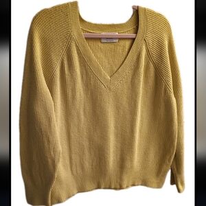 Old Navy V-Neck Sweater in Neon Yellow